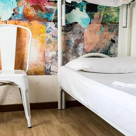 Backpackers Piramide Hostel
