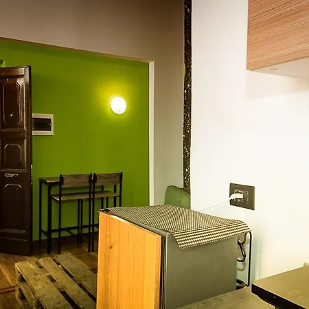 Backpackers Piramide Hostel *