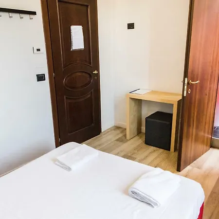 Backpackers Piramide Hostel