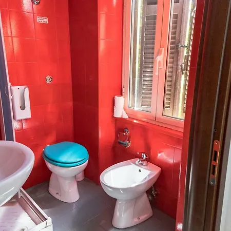 Backpackers Piramide Hostel